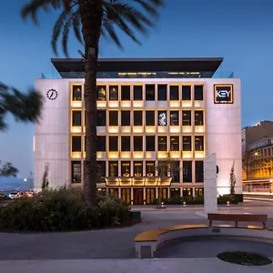 Hotel Key, Esmirna